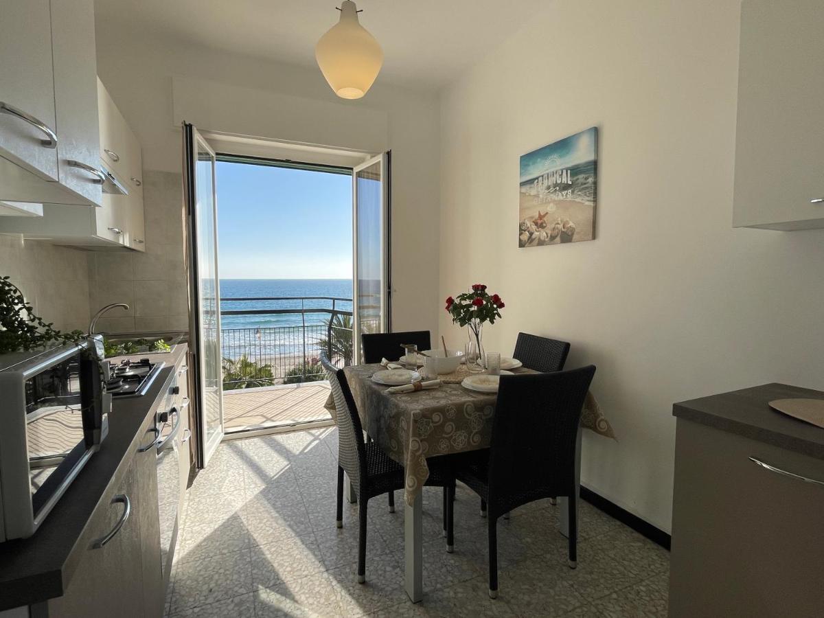 Appartement Rivamare 3 Locali Di Fronte Al Mare à Marina dʼMarina dʼAndora Extérieur photo